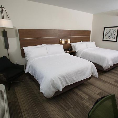 Holiday Inn Express Hotel And Suites Lincoln Airport By Ihg Exterior photo