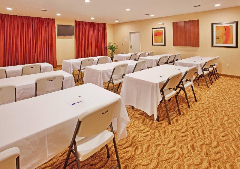 Holiday Inn Express Hotel And Suites Lincoln Airport By Ihg Exterior photo