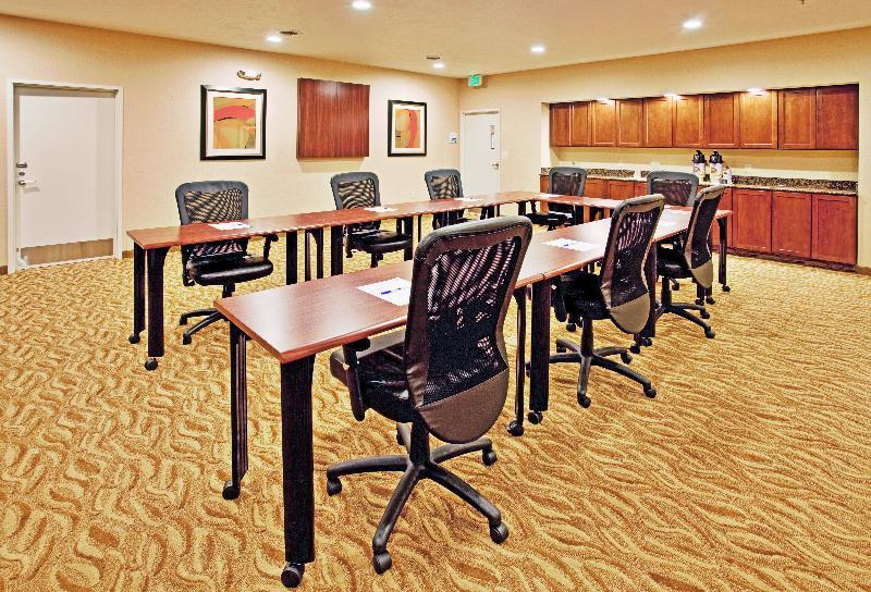 Holiday Inn Express Hotel And Suites Lincoln Airport By Ihg Exterior photo